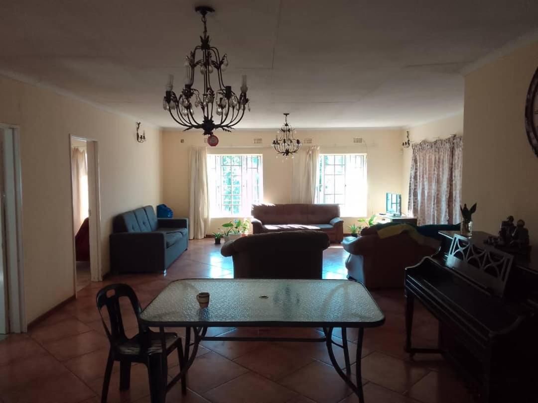 Bed and Breakfast Sugar Shack Backpackers Botswana Gaborone Exteriér fotografie